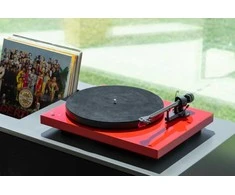 Pro-Ject Leather It B antistatinis ir antirezonansinis odinis kilimėlis - juodas