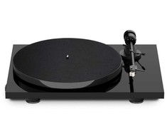 Patefonas Pro-Ject E1 PHONO su Audio-Technica AT3600L galvute ir priešstiprintuviu, Blizgiai juodas
