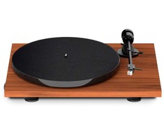 Patefonas Pro-Ject E1 PHONO su Audio-Technica AT3600L galvute ir priešstiprintuviu, graikiško riešuto spalvos