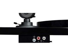 Patefonas Pro-Ject E1 PHONO su Audio-Technica AT3600L galvute ir priešstiprintuviu, Blizgiai juodas