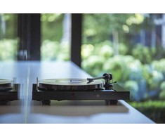 Patefonas Pro-Ject JukeBox E1 su OM5e galvute ir Bluetooth, Baltas