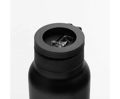 Gertuvė Ion8 Buteliukas / bidon na wodę metal su laikikliu kompatybilnym su Magsafe 950ml juoda