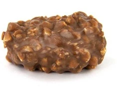 Rūta Saldainiai su migdolais, ryžių traškučiais ir pieniniu šokoladu „Karalienė Kotryna Jogailaitė“, 115 g
