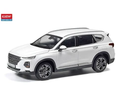 Academy 2018 Hyundai Santa Fe 1:24 plastikinis surenkamas modelis su lipdukais