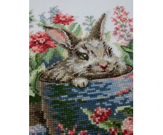 Aine Žydintis zuikis – kryželiu siuvinėjimo rinkinys su Aida 14 ct, 20x20 cm