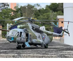 AMK Mi-17 „Hip“ ankstyvas 1:48 plastikinis surenkamas sraigtasparnio modelis