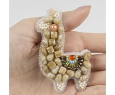 Charivna Mit Segės siuvinėjimo karoliukais rinkinys Lama – Crystal Art, Preciosa