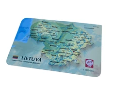 Hobilt 3D reljefinis Lietuvos žemėlapio magnetukas 9x6 cm – ryškus suvenyras