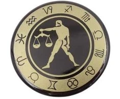 Hobilt Elegantiškas Svarstyklių zodiako šaldytuvo magnetas – emaliuotas, 6 cm, dovana