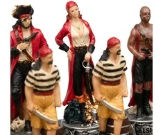 Italfama PIRATAI: rankomis spalvinti šachmatai su dirbtinės odos žaidimo lenta