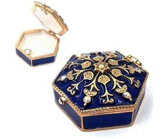 SIAM FASHION JEWELRY CO., LTD. Prabangi mėlyna–auksinė metalinė mini papuošalų dėžutė su kristalais