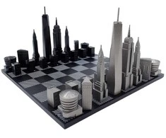 Skyline Chess Prabangus Niujorko „Skyline“ šachmatų rinkinys, nerūdijančio plieno figūros