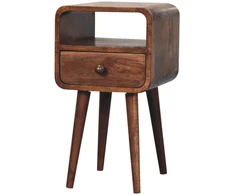 Artisan Furniture Kompaktiškas lenktas mango medienos naktinis staliukas su lentyna, medaus karamelės atspalvio