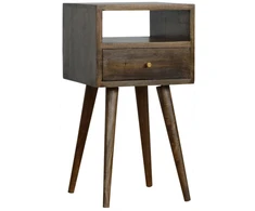 Artisan Furniture Kompaktiškas mango medienos naktinis staliukas su stalčiumi ir lentyna, pilkos apdailos