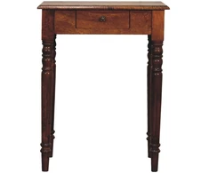 Artisan Furniture Riešutmedžio atspalvio rašomasis stalas su tekintomis kojomis