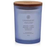 Chesapeake Bay Candle vidutinė žvakė – Serenity &amp; Calm (Lavender Thyme)