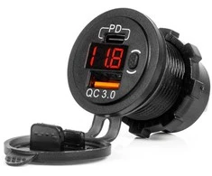 Vandeniui atsparus telefono įkroviklis su skaitmeniniu voltmetru ir raudonu LED indikatoriumi, USB + USB-C QC3.0 12/24V AMIO-04222