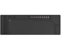 AK Interactive juodas silikoninis kilimėlis su magnetais, 88,5×30