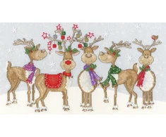 Bothy Threads Kalėdinis siuvinėjimo kryželiu rinkinys „Prancing Pals“, sniego fonas, 36x20 cm