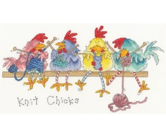 Bothy Threads Siuvinėjimo kryželiu rinkinys „Knit Chicks“, Margaret Sherry, 33x18 cm