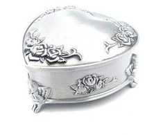 Deco Gifts Širdelės formos metalinė papuošalų dėžutė su rožių motyvu – puiki dovana