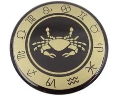 Hobilt Zodiako Vėžys šaldytuvo magnetas – emaliuotas, auksinis, 6 cm