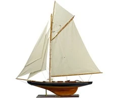 Hobilt Legendinės burinės jachtos „Columbia“ modelis 104 cm – medinis, drobės burės