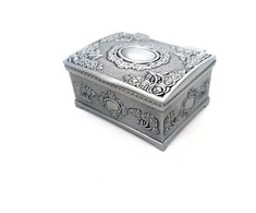 Hobilt Ornamentuota metalinė papuošalų dėžutė, sidabro spalvos, 6×5×3 cm – dovanai