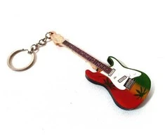 Indominiguitars Bob Marley gitaros raktų pakabukas iš raudonmedžio – reggae gerbėjams