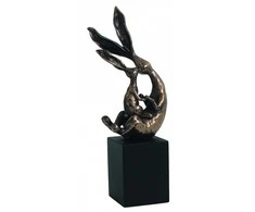 Italfama Du triušiai ant kubo. Aukštis: 19cm.