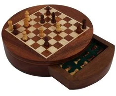 Italfama Magnetiniai mediniai šachmatai su apvalia rankų darbo lenta. Diametras 16cm., karalius: 1,8cm.