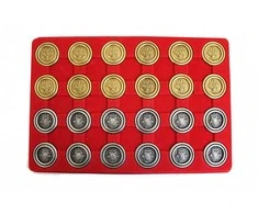 Italfama Metalinės florentietiško stiliaus šaškių figūros, diametras: 4,5cm.