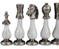 Italfama Metalinės ir dekoruotos medienos šachmatų figūros. Aukštis: 10,3cm., diametras: 2,8cm.