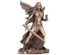 Italfama Nemezidė - likimo, teisingumo deivė. Aukštis: 22cm.