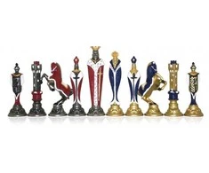 Italfama RENESANSAS: spalvintos metalinės šachmatų figūros. Aukštis: 13,8cm., diametras: 3,8cm.