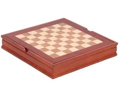 Italfama Riešutmedžio ir klevo medienos šachmatų lenta SU DĖTUVE. 28x28cm., kvadratas: 2,6cm.