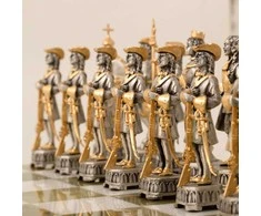 Italfama RUSIJOS IMPERATORIAI: ypač prabangūs šachmatai iš Bronzos dengti tikru 24K auksu