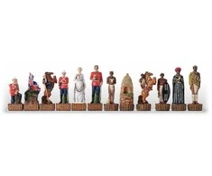 Italfama Šachmatų figūros ANGLAI prieš ZULUS. Aukštis: 8cm., diametras: 2,6cm.