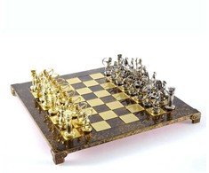 Manopoulos Lankininkų Metalinių Šachmatų Rinkinys Su 44cm Šachmatų Lenta