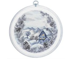 luca S Skaičiuotas kryželiu siuvinėjimo rinkinys su lankeliu "Žiema" 17x17 cm SBC218