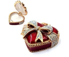 SIAM FASHION JEWELRY CO., LTD. Metalinė širdelės papuošalų dėžutė su kristalais – romantiška dovana