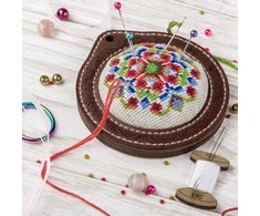 Wonderland Crafts Siuvinėjimo kryželiu rinkinys adatinės gamybai, dirbtinė oda, Zweigart