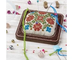 Wonderland Crafts Siuvinėjimo kryželiu rinkinys adatinei, 8,5×8,5 cm