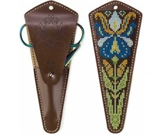 Wonderland Crafts Žirklių dėklo siuvinėjimo rinkinys „Irisai“, dirbtinė oda 10–13 cm