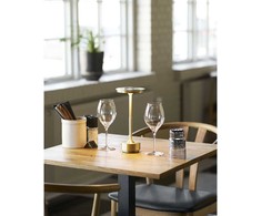 House Stalo lempa, Lyneham LED, Bronza