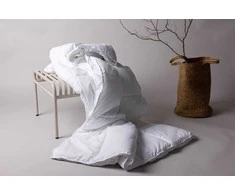Venture Design Plyšinė antklodė Selma, 200x150 cm, Balta