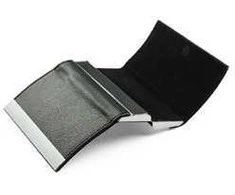 Dėklas vizitinėms kortelėms 63x93x17mm, dvipusis, juodos spalvos