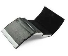 Dėklas vizitinėms kortelėms 63x93x17mm, dvipusis, juodos spalvos