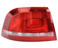 Galinis žibintas TYC VW Passat B7 Universalas 2010-2014