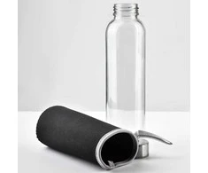 Gertuvė Stiklinis buteliukas su neopreno dangteliu, juodas, 490 ml